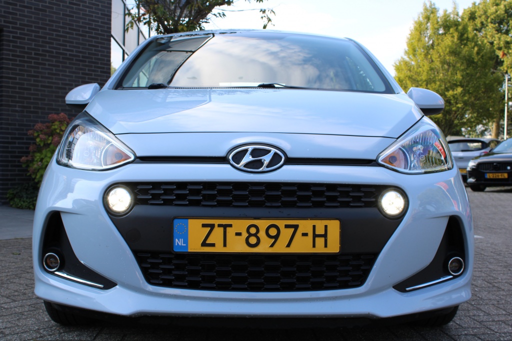 Hyundai i10 Hyundai i10 1.0i Comfort Navi/Cruise/Pdc/Bluet/Carplay “RIJKLAAR”