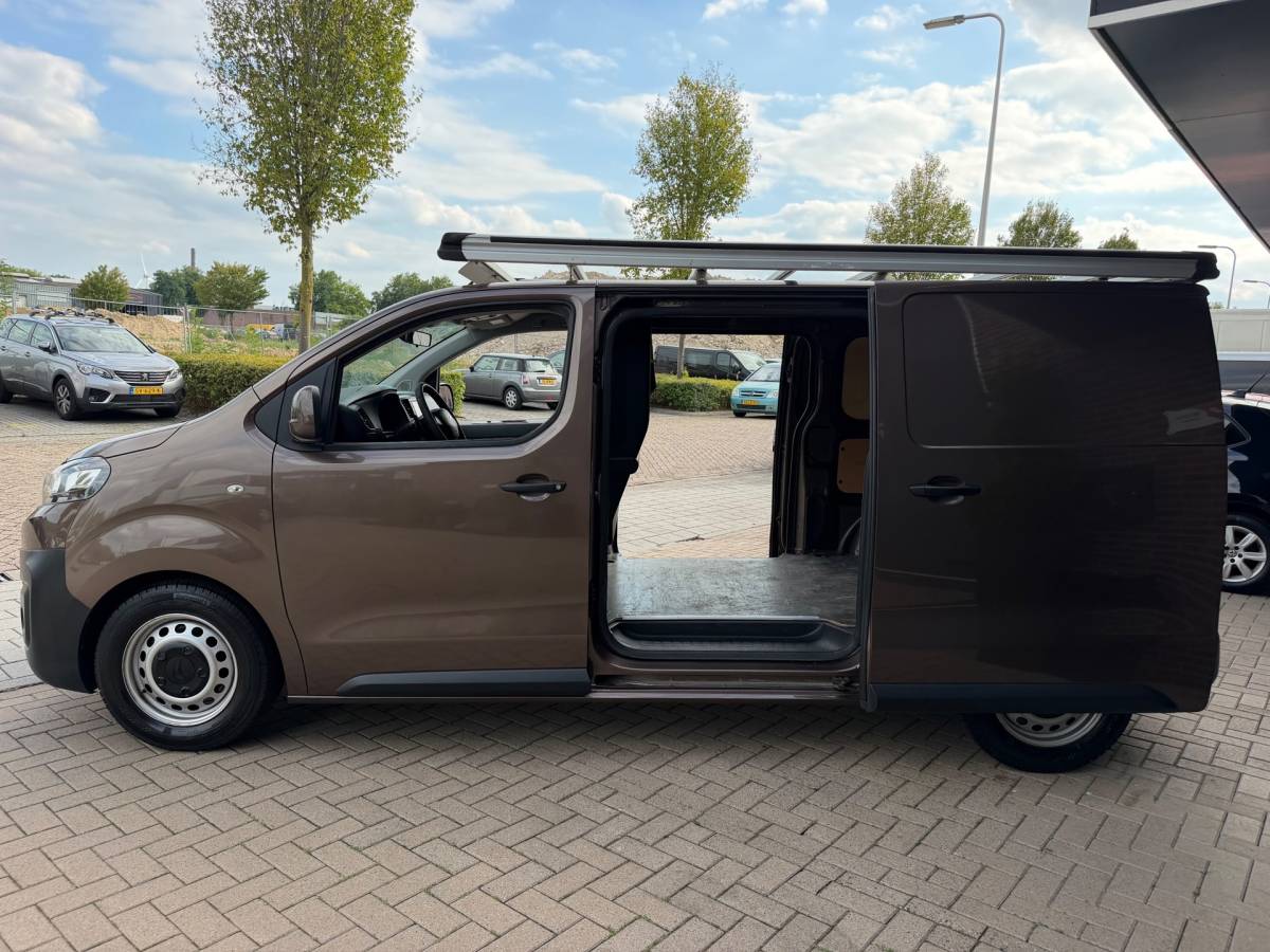 Citroën Jumpy Citroen Jumpy 1.6 BlueHDI 95 Comfort M S&S Automaat Dubbele Schuifdeuren Airco Cruise Navi CarPlay Elk.Ramen Trekhaak.