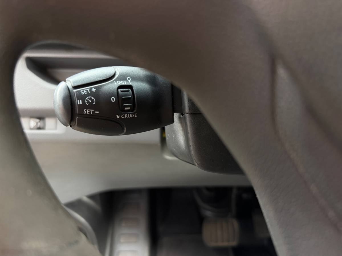 Citroën Jumpy Citroen Jumpy 1.6 BlueHDI 95 Comfort M S&S Automaat Dubbele Schuifdeuren Airco Cruise Navi CarPlay Elk.Ramen Trekhaak.