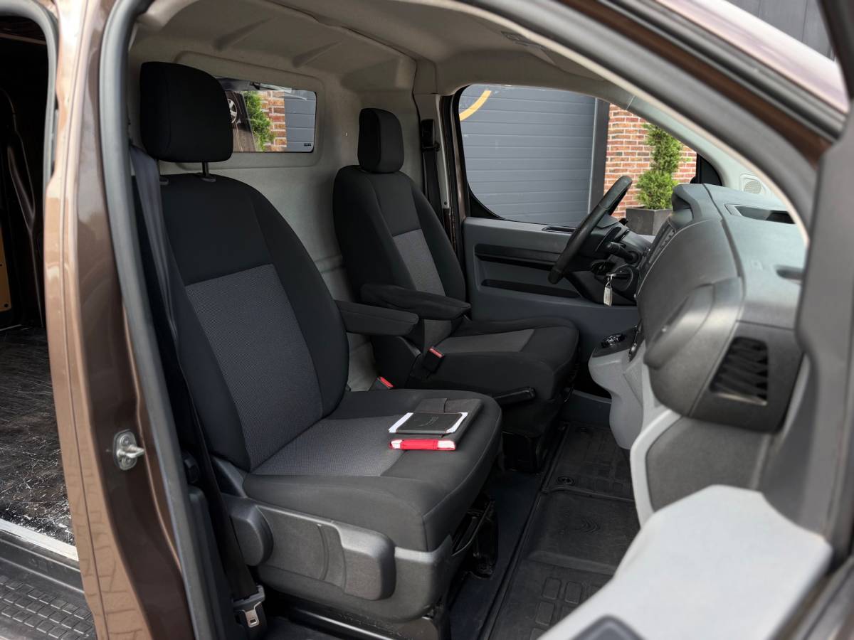 Citroën Jumpy Citroen Jumpy 1.6 BlueHDI 95 Comfort M S&S Automaat Dubbele Schuifdeuren Airco Cruise Navi CarPlay Elk.Ramen Trekhaak.