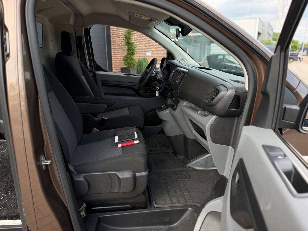 Citroën Jumpy Citroen Jumpy 1.6 BlueHDI 95 Comfort M S&S Automaat Dubbele Schuifdeuren Airco Cruise Navi CarPlay Elk.Ramen Trekhaak.