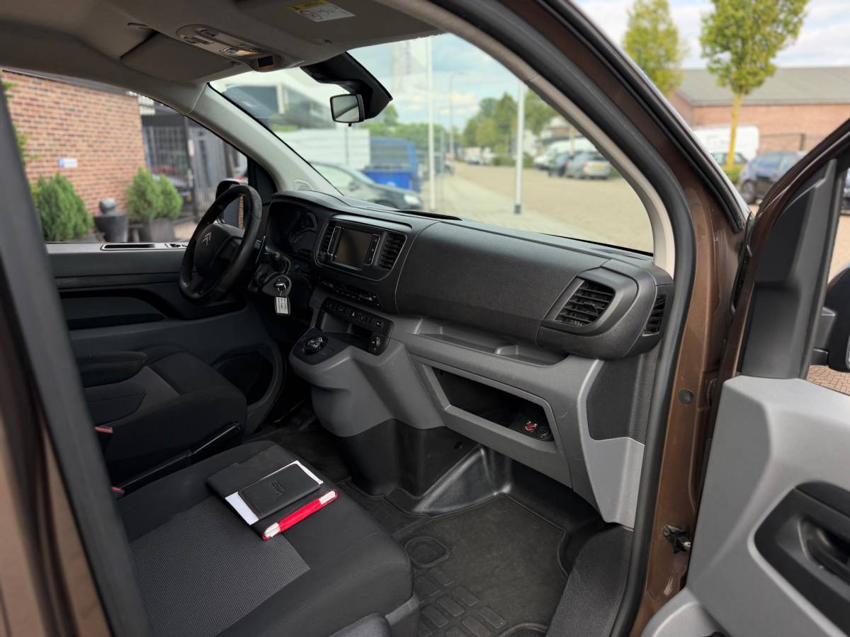 Citroën Jumpy Citroen Jumpy 1.6 BlueHDI 95 Comfort M S&S Automaat Dubbele Schuifdeuren Airco Cruise Navi CarPlay Elk.Ramen Trekhaak.