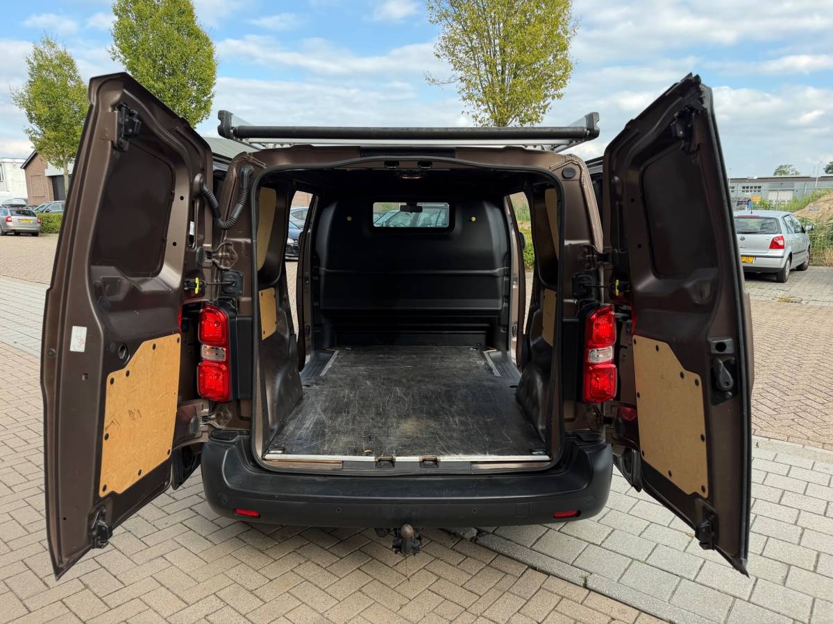 Citroën Jumpy Citroen Jumpy 1.6 BlueHDI 95 Comfort M S&S Automaat Dubbele Schuifdeuren Airco Cruise Navi CarPlay Elk.Ramen Trekhaak.