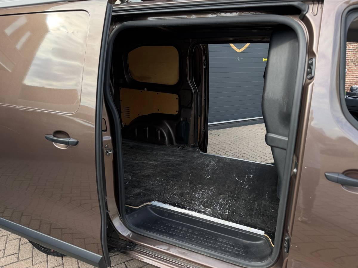 Citroën Jumpy Citroen Jumpy 1.6 BlueHDI 95 Comfort M S&S Automaat Dubbele Schuifdeuren Airco Cruise Navi CarPlay Elk.Ramen Trekhaak.