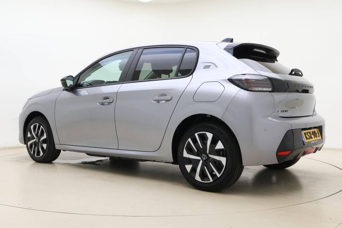 Peugeot e-208 Peugeot e-208 EV Business 50 kWh Demo | Navigatie | Camera | key less start
