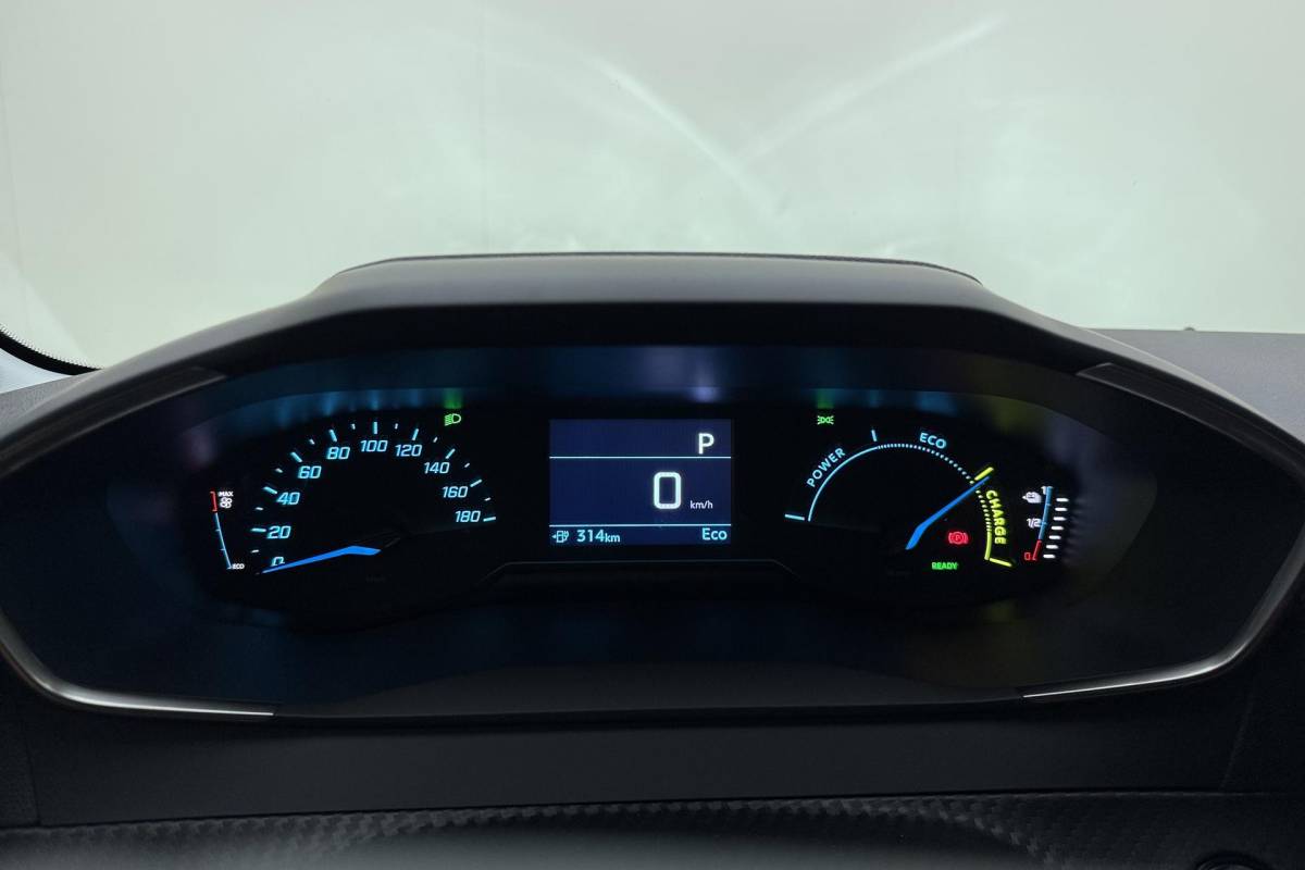 Peugeot e-208 Peugeot e-208 EV Business 50 kWh Demo | Navigatie | Camera | key less start