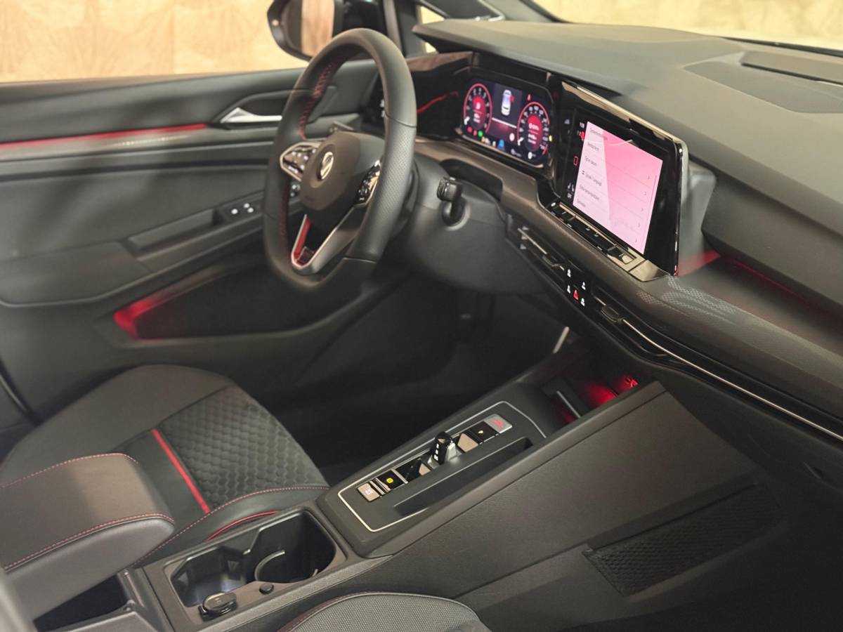 Volkswagen Golf Volkswagen GOLF 2.0 TSI GTI CLUBSPORT | Pano | Stoel/Stuurverwarming | IQ Light | Camera | Harman Kardon