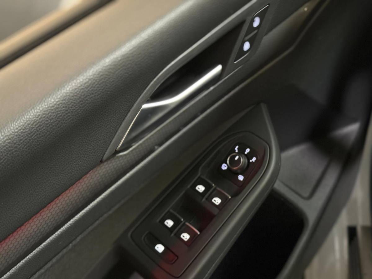 Volkswagen Golf Volkswagen GOLF 2.0 TSI GTI CLUBSPORT | Pano | Stoel/Stuurverwarming | IQ Light | Camera | Harman Kardon