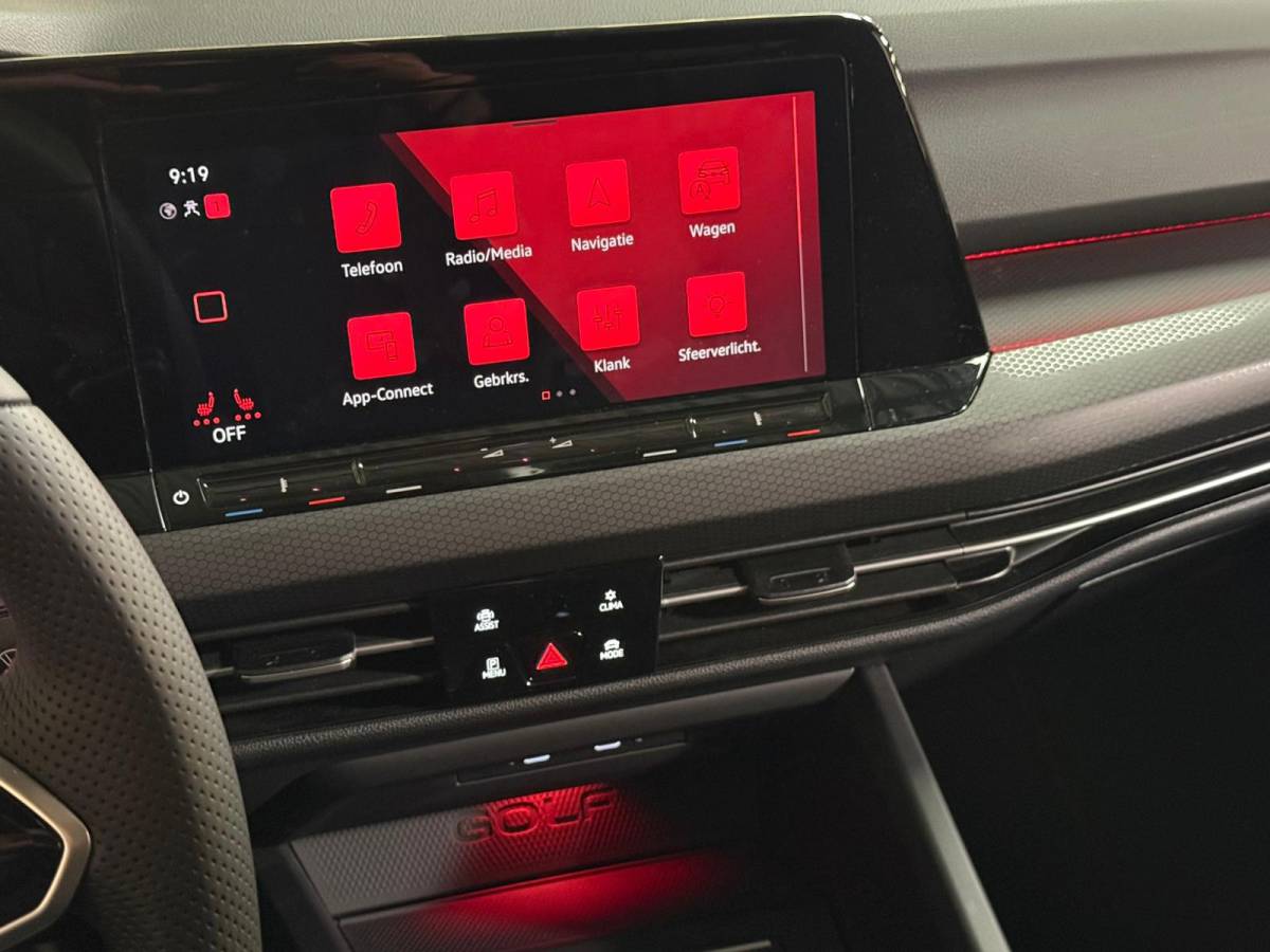 Volkswagen Golf Volkswagen GOLF 2.0 TSI GTI CLUBSPORT | Pano | Stoel/Stuurverwarming | IQ Light | Camera | Harman Kardon