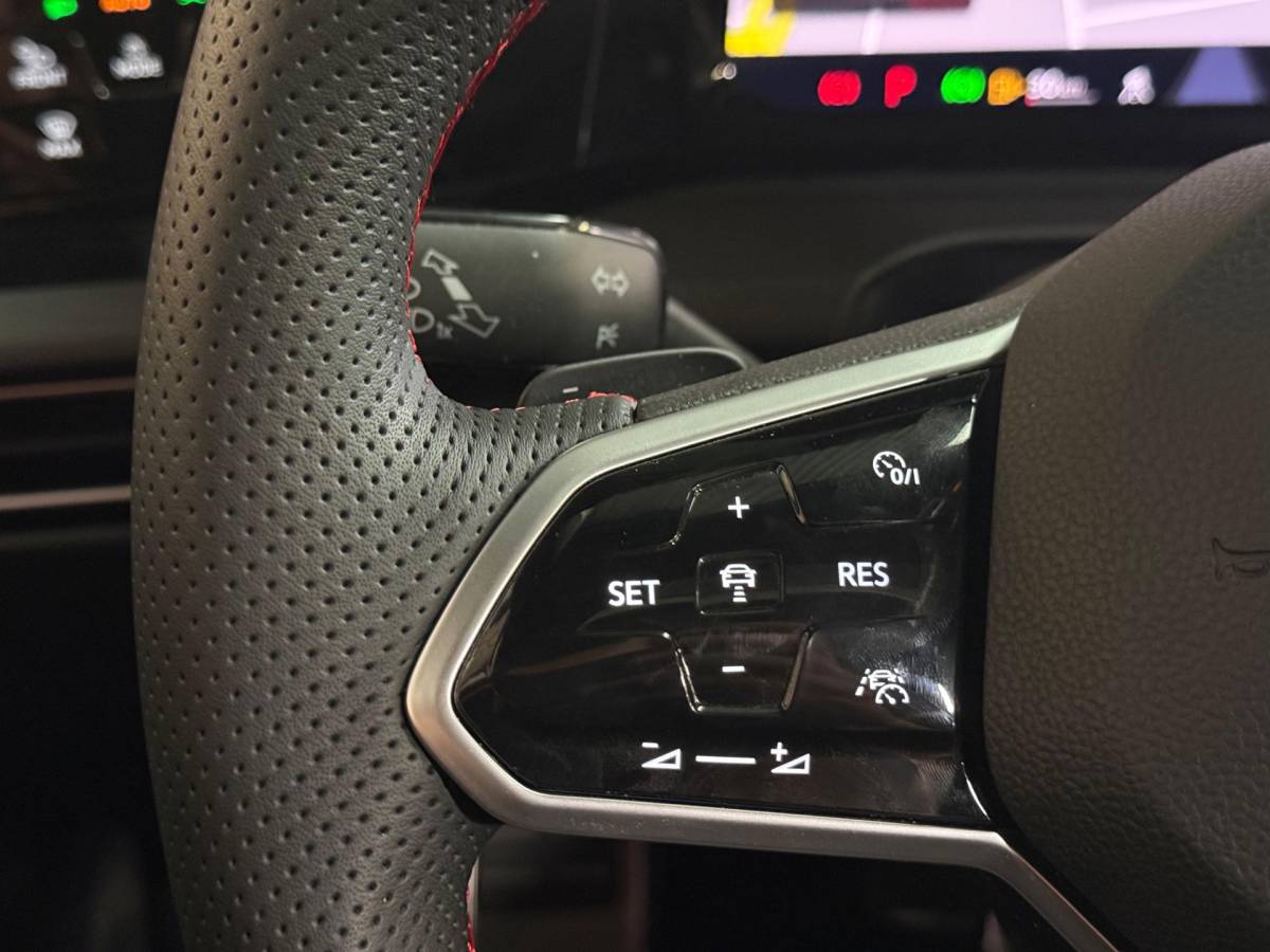 Volkswagen Golf Volkswagen GOLF 2.0 TSI GTI CLUBSPORT | Pano | Stoel/Stuurverwarming | IQ Light | Camera | Harman Kardon