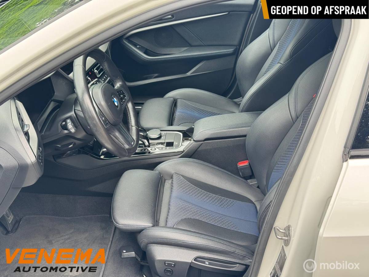 BMW 1 Serie BMW 118i M Sport Executive Pro 19″ M-Perf | Autom | Head-Up