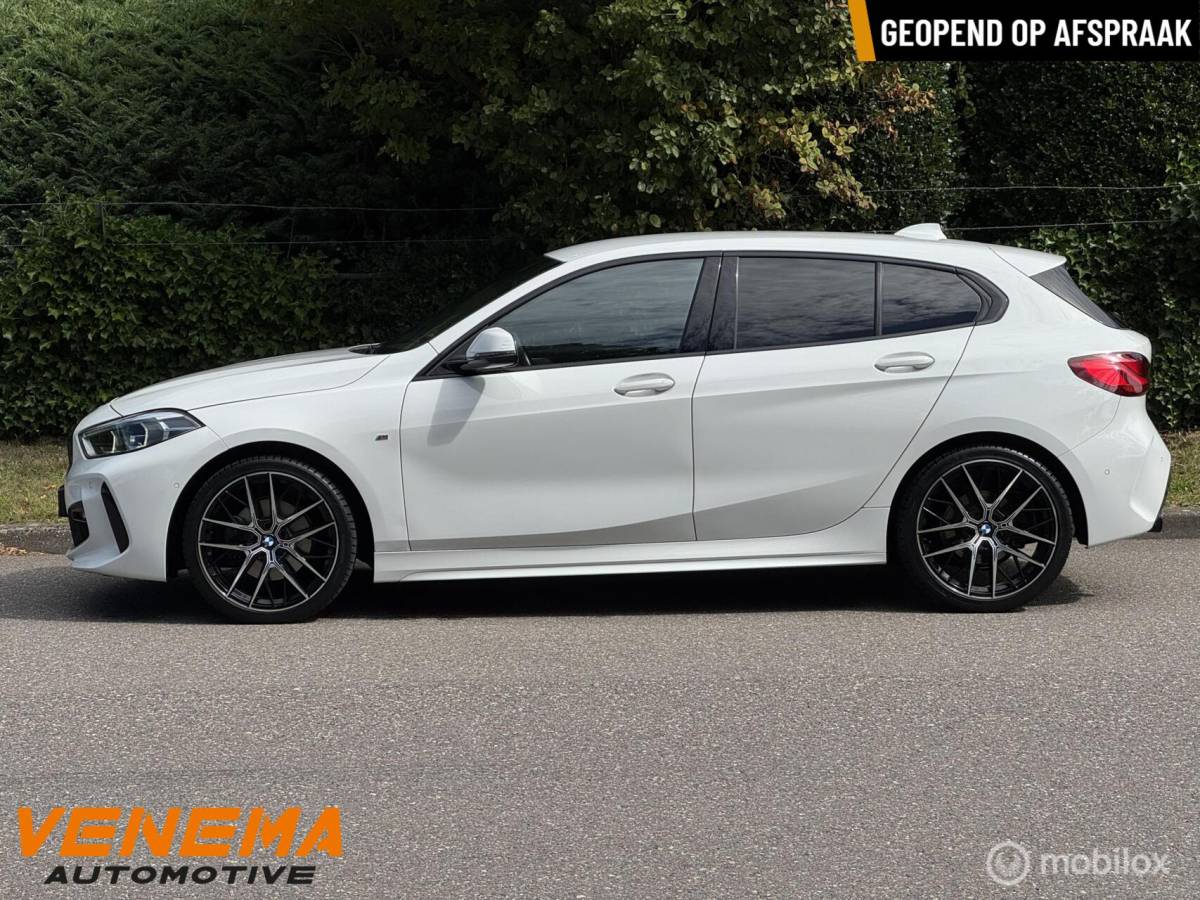 BMW 1 Serie BMW 118i M Sport Executive Pro 19″ M-Perf | Autom | Head-Up