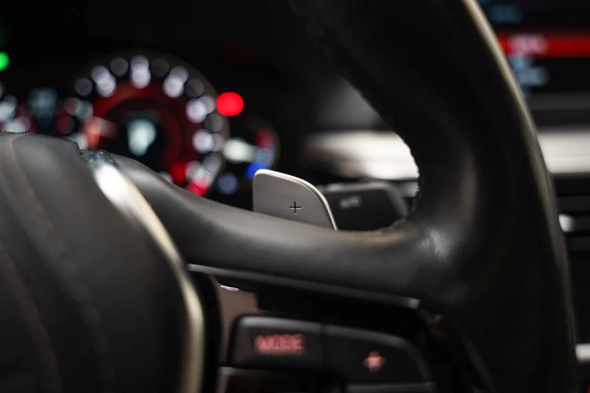 BMW 5 Serie BMW 5-serie 530i xDrive High Executive Aut. [ Leder 360°-camera Schuif/Kanteldak ]