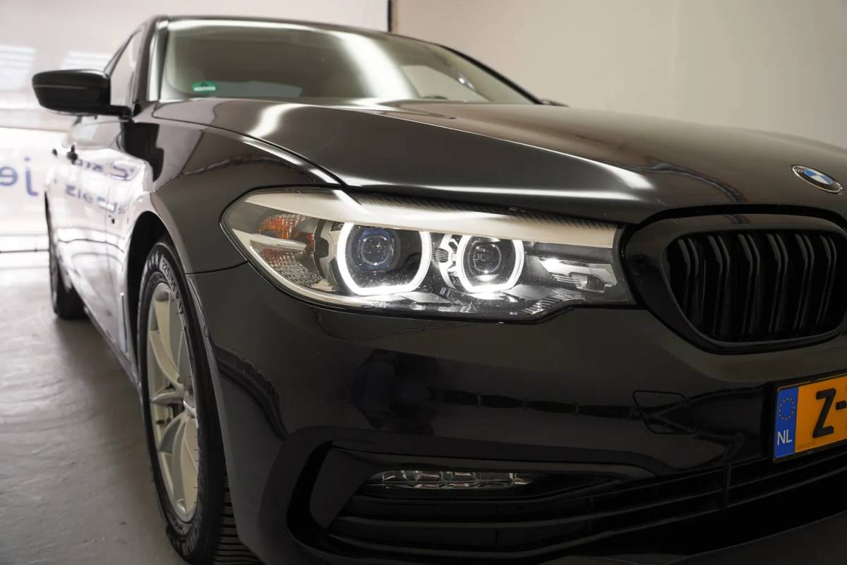 BMW 5 Serie BMW 5-serie 530i xDrive High Executive Aut. [ Leder 360°-camera Schuif/Kanteldak ]