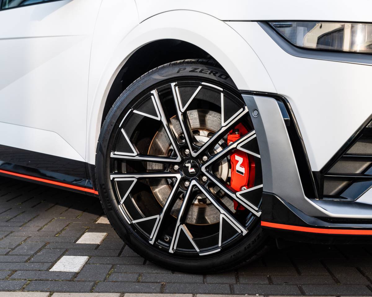 Hyundai IONIQ 5 Hyundai IONIQ 5 N AWD 84 kWh 650 PK ATLAS WHITE MATTE, N E-SHIFT, HEAD UP