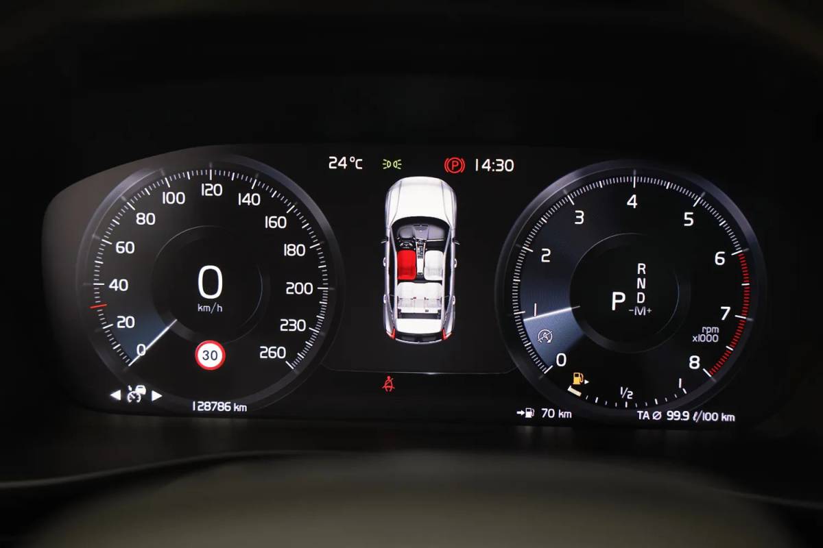 Volvo XC40 Volvo XC40 2.0 T4 R-Design Aut. [ Leer/alcantara Apple carplay Navigatie ]