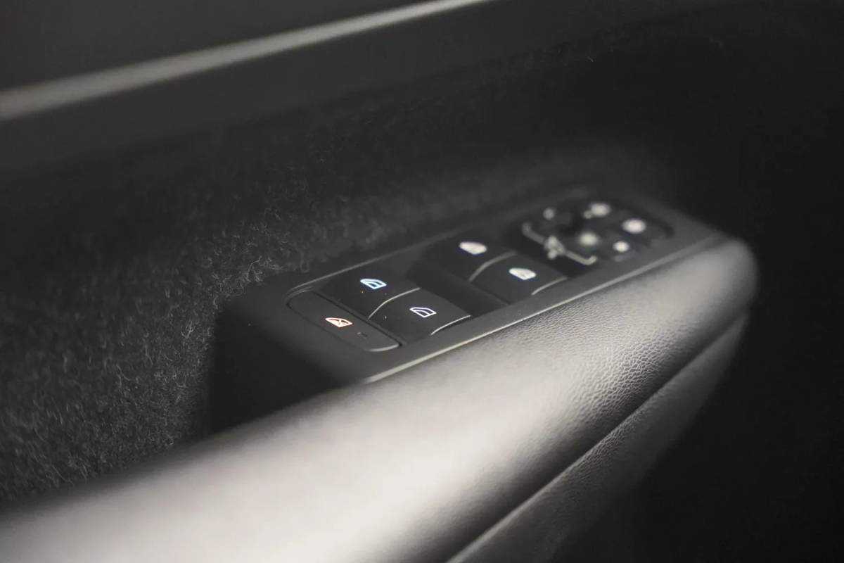 Volvo XC40 Volvo XC40 2.0 T4 R-Design Aut. [ Leer/alcantara Apple carplay Navigatie ]