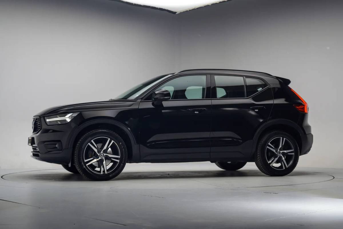 Volvo XC40 Volvo XC40 2.0 T4 R-Design Aut. [ Leer/alcantara Apple carplay Navigatie ]