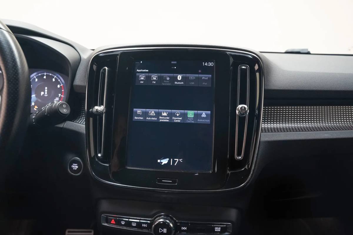 Volvo XC40 Volvo XC40 2.0 T4 R-Design Aut. [ Leer/alcantara Apple carplay Navigatie ]