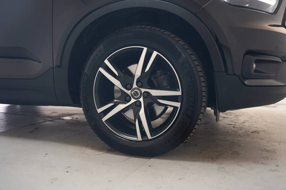 Volvo XC40 Volvo XC40 2.0 T4 R-Design Aut. [ Leer/alcantara Apple carplay Navigatie ]