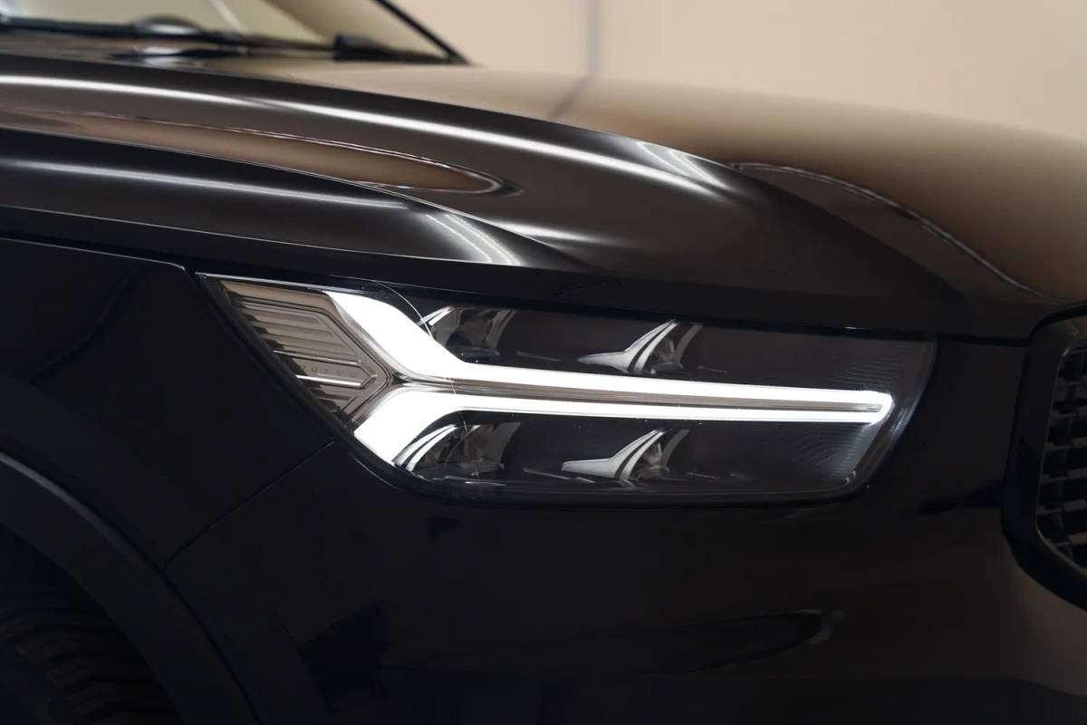 Volvo XC40 Volvo XC40 2.0 T4 R-Design Aut. [ Leer/alcantara Apple carplay Navigatie ]