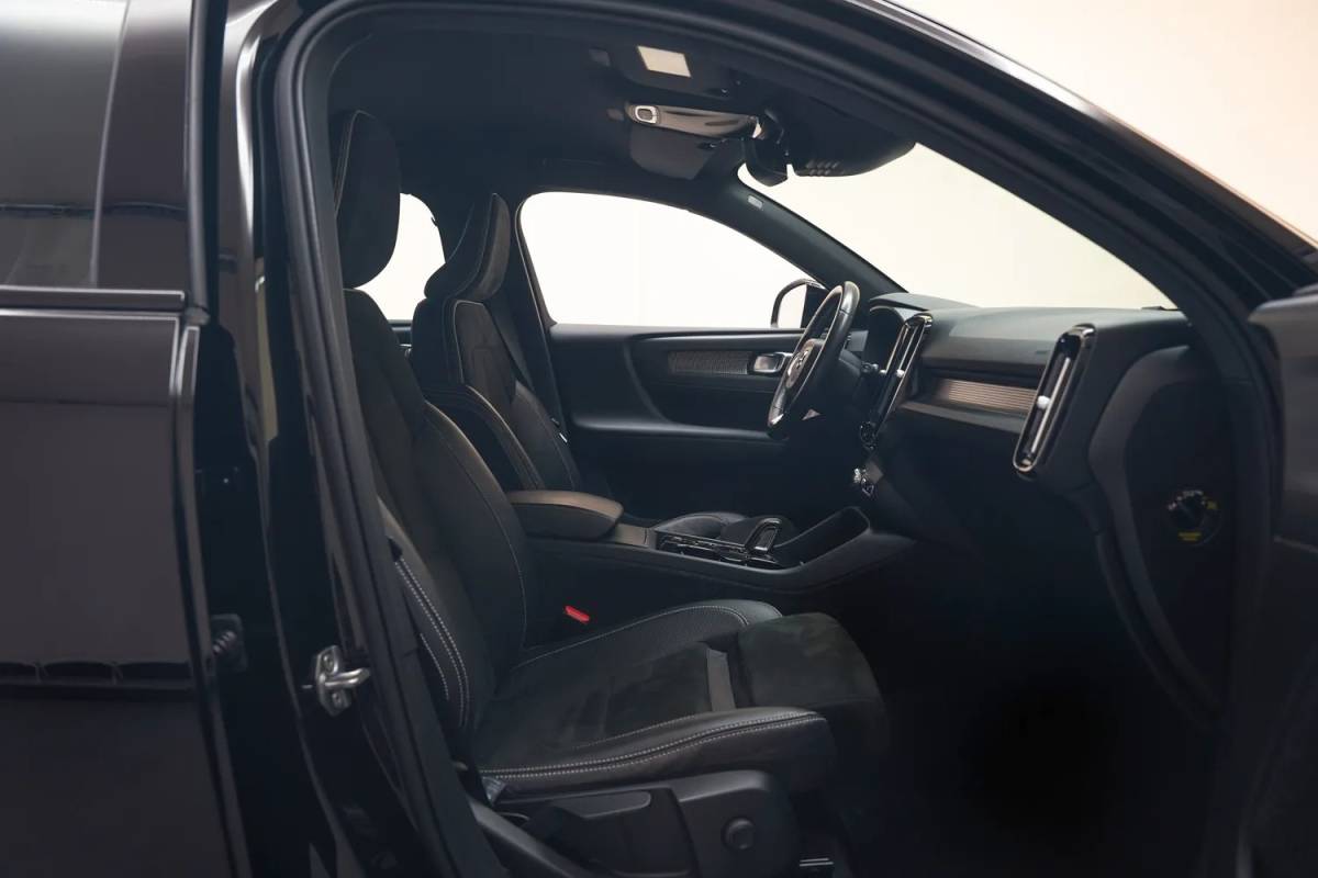 Volvo XC40 Volvo XC40 2.0 T4 R-Design Aut. [ Leer/alcantara Apple carplay Navigatie ]