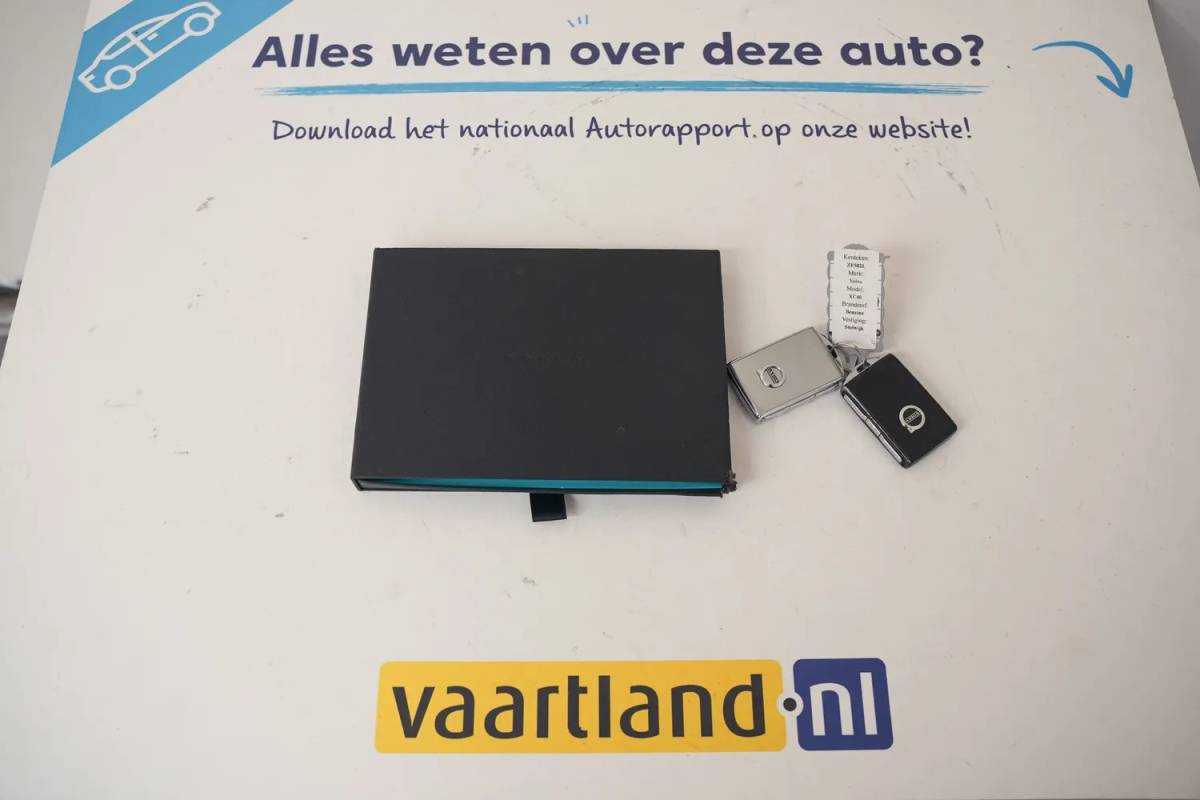 Volvo XC40 Volvo XC40 2.0 T4 R-Design Aut. [ Leer/alcantara Apple carplay Navigatie ]
