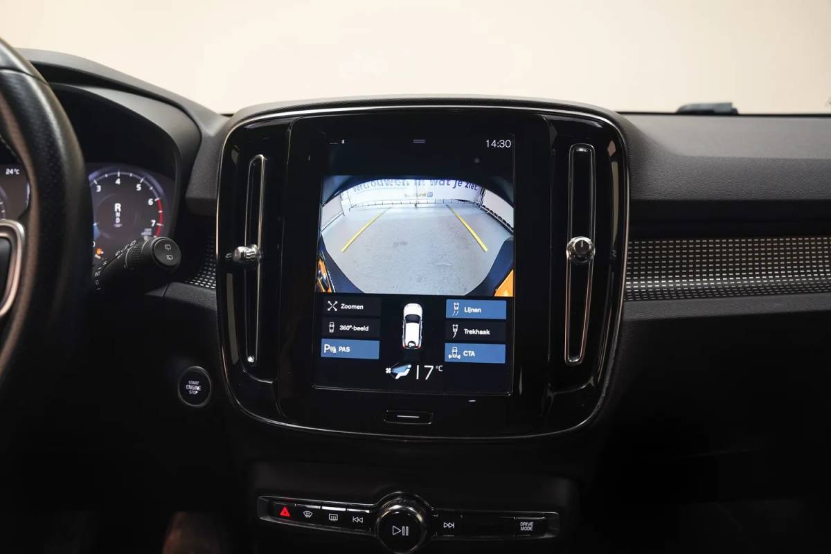 Volvo XC40 Volvo XC40 2.0 T4 R-Design Aut. [ Leer/alcantara Apple carplay Navigatie ]