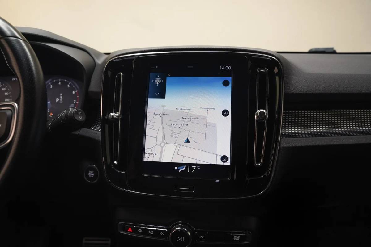 Volvo XC40 Volvo XC40 2.0 T4 R-Design Aut. [ Leer/alcantara Apple carplay Navigatie ]