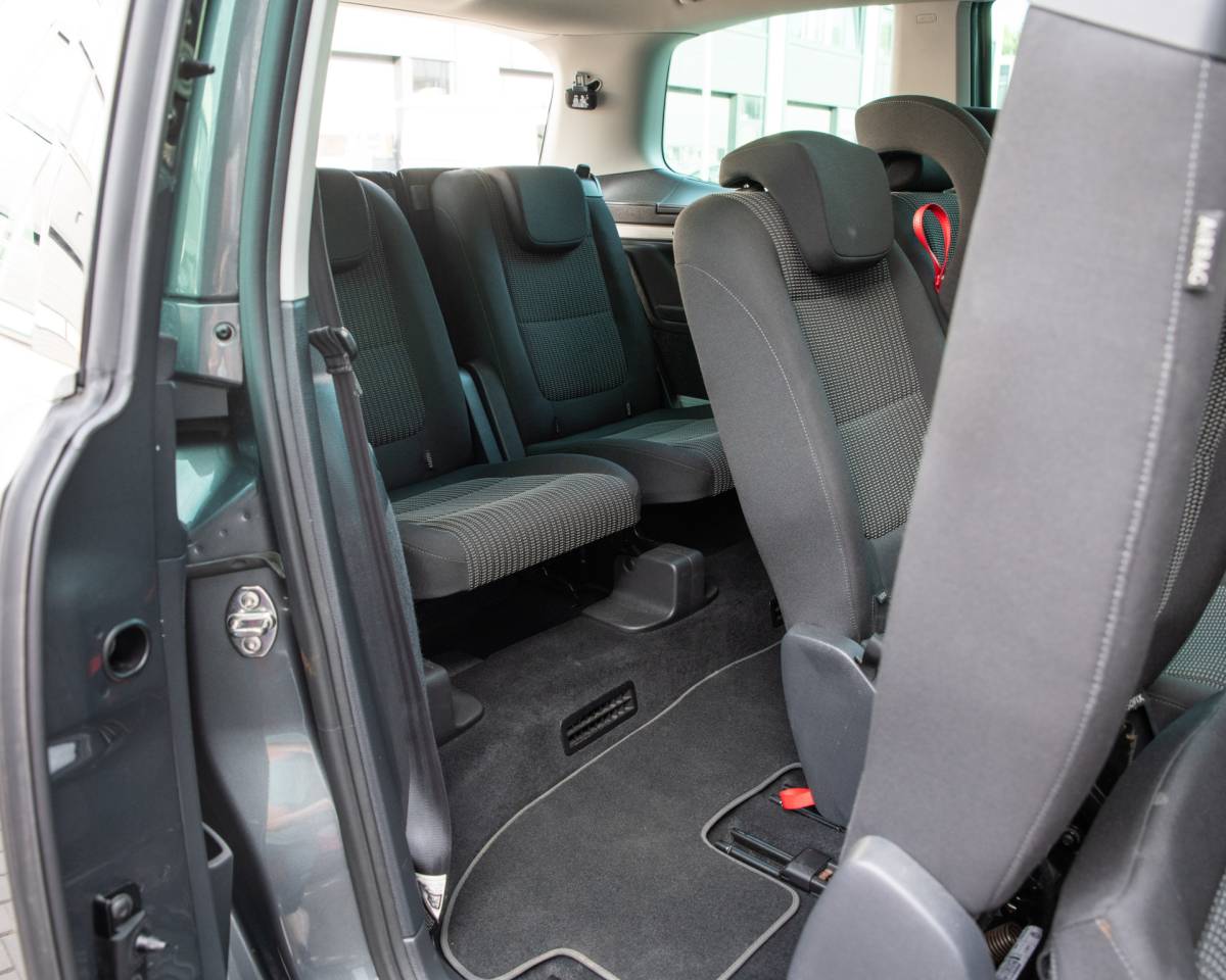 SEAT Alhambra SEAT Alhambra 1.4 TSI Style DSG PANODAK, GEINTERGREERDE KINDERZITJES, ELEK. TREKHAAK