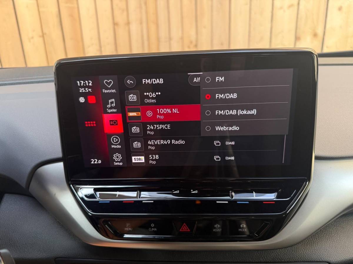 Volkswagen ID.4 Volkswagen ID.4 Pro 77 kWh Apple CarPlay/Android Auto | Climate control |  Cruise control adaptief | DAB ontvangst | LED verlichting | Navigatiesysteem | Sfeerverlichting | Trekhaak uitklapbaar