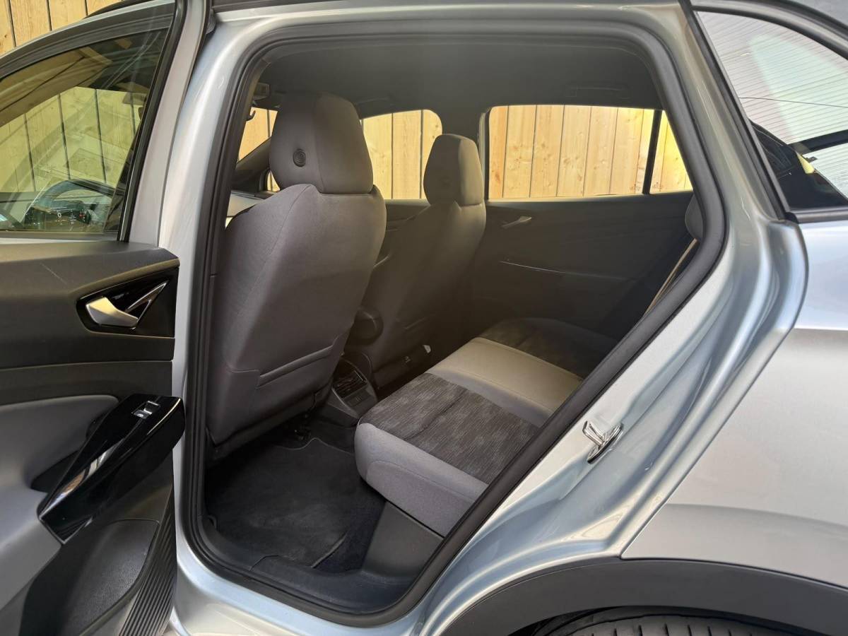 Volkswagen ID.4 Volkswagen ID.4 Pro 77 kWh Apple CarPlay/Android Auto | Climate control |  Cruise control adaptief | DAB ontvangst | LED verlichting | Navigatiesysteem | Sfeerverlichting | Trekhaak uitklapbaar