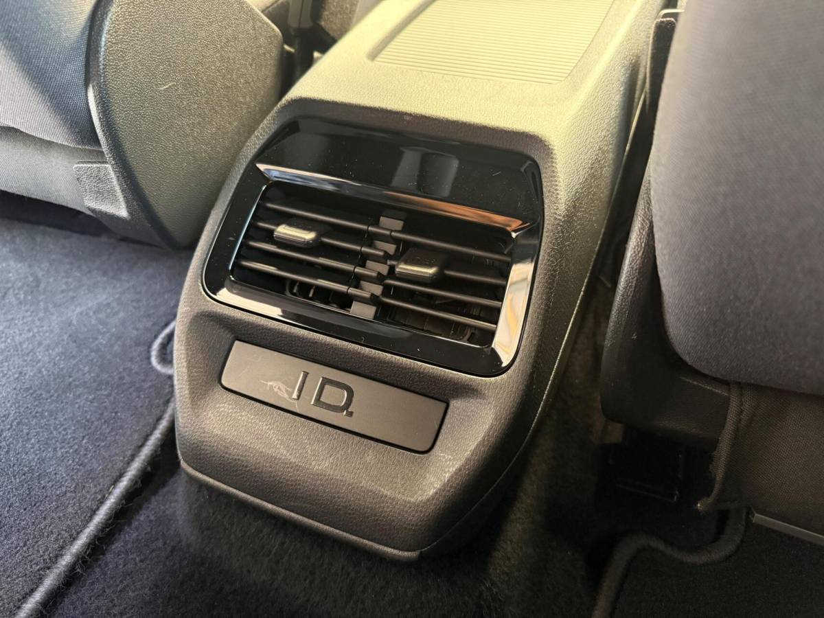 Volkswagen ID.4 Volkswagen ID.4 Pro 77 kWh Apple CarPlay/Android Auto | Climate control |  Cruise control adaptief | DAB ontvangst | LED verlichting | Navigatiesysteem | Sfeerverlichting | Trekhaak uitklapbaar