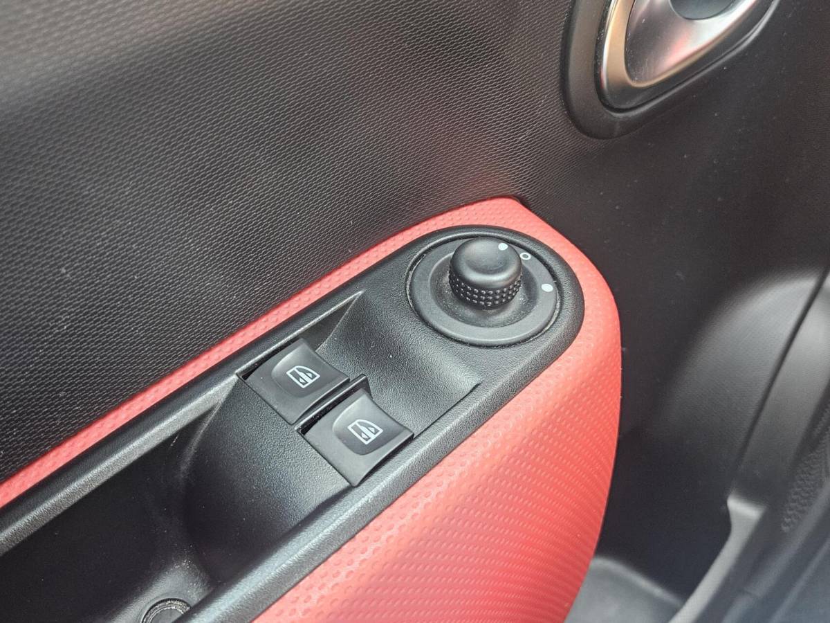 Renault Twingo Renault Twingo 0.9 TCe Dynamique | Camera | Navigatie | DAB+ | Bluetooth | Cruise Control