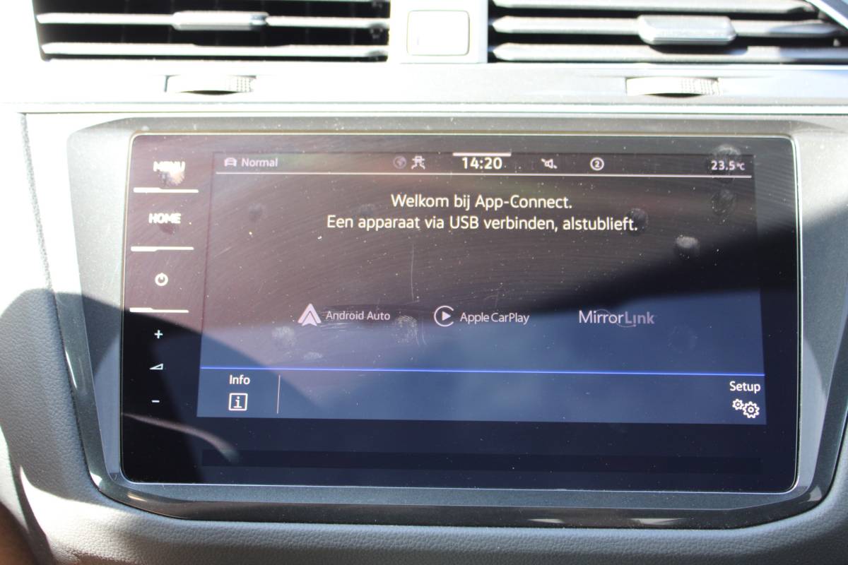 Volkswagen Tiguan Volkswagen Tiguan 1.4 TSI eHybrid R-Line Business+ SOh 90.6% NAVI PANO LEER VIRTUAL TH 153000KM!!!
