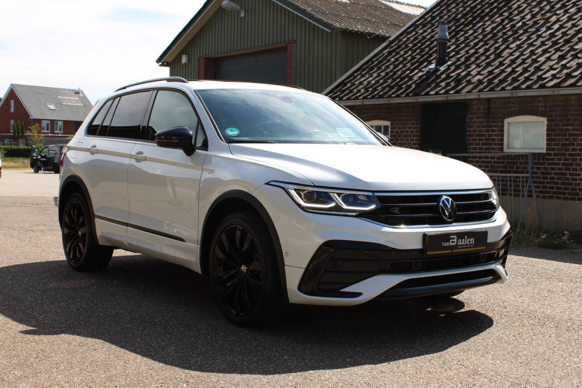 Volkswagen Tiguan Volkswagen Tiguan 1.4 TSI eHybrid R-Line Business+ SOh 90.6% NAVI PANO LEER VIRTUAL TH 153000KM!!!