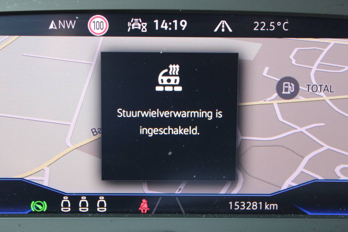 Volkswagen Tiguan Volkswagen Tiguan 1.4 TSI eHybrid R-Line Business+ SOh 90.6% NAVI PANO LEER VIRTUAL TH 153000KM!!!