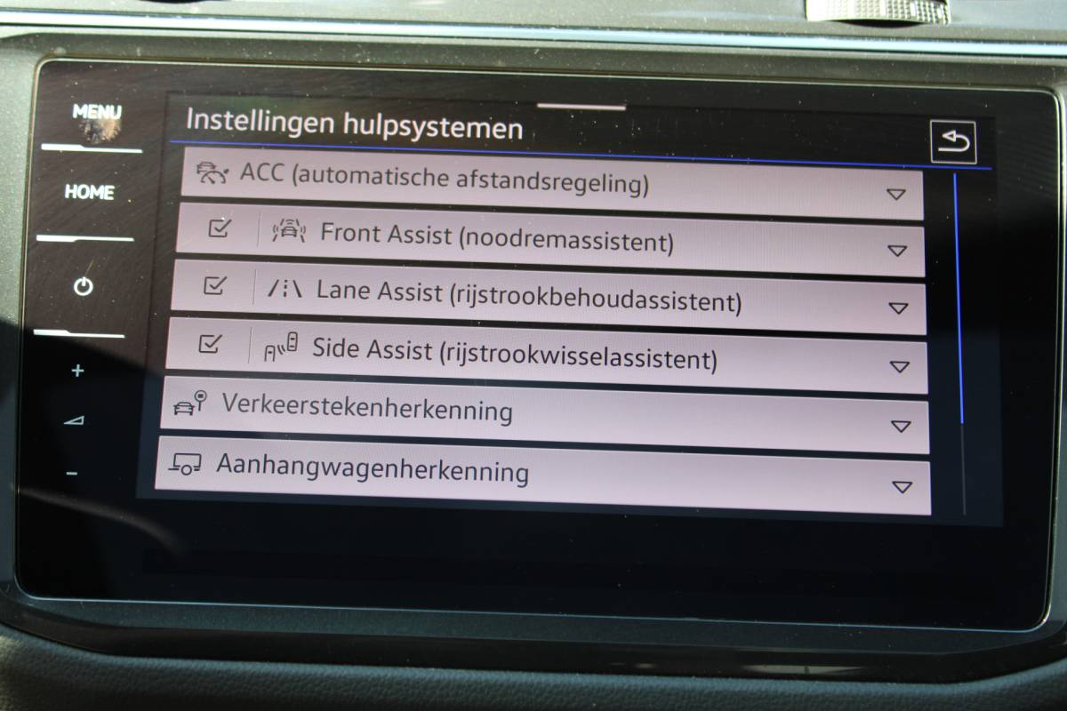 Volkswagen Tiguan Volkswagen Tiguan 1.4 TSI eHybrid R-Line Business+ SOh 90.6% NAVI PANO LEER VIRTUAL TH 153000KM!!!