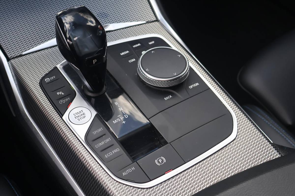 BMW 3 Serie BMW 3-Serie Touring (g21) 330i M-Sport 258pk | Camera | Trekhaak | LED | Pano | Climate | Cruise | Carplay | Sfeer |