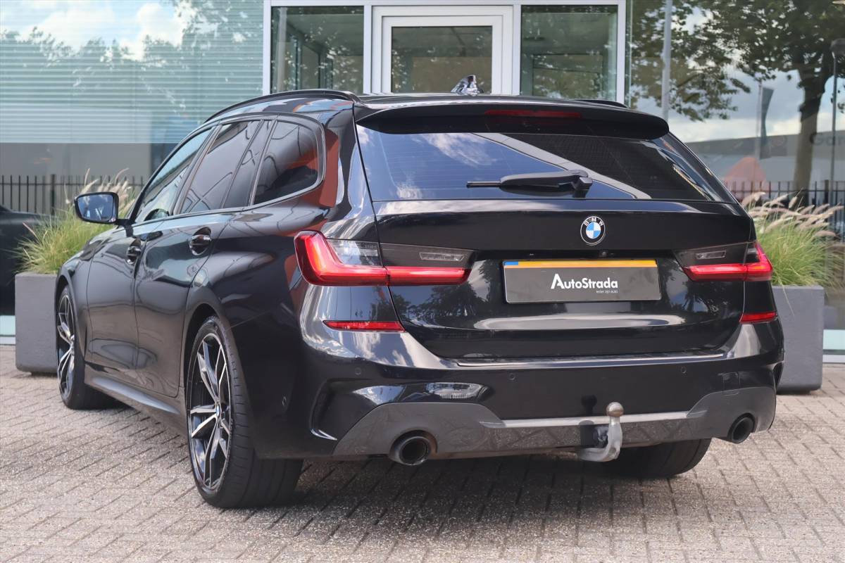 BMW 3 Serie BMW 3-Serie Touring (g21) 330i M-Sport 258pk | Camera | Trekhaak | LED | Pano | Climate | Cruise | Carplay | Sfeer |