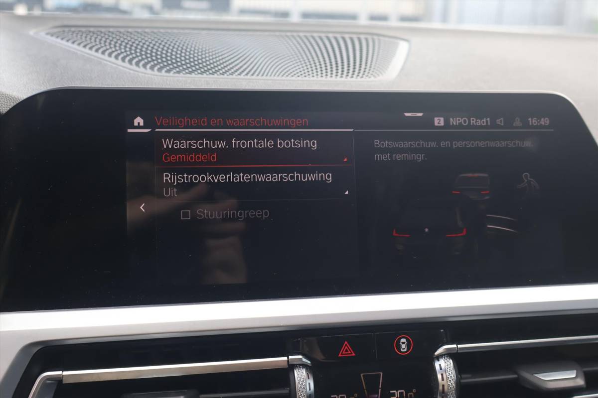 BMW 3 Serie BMW 3-Serie Touring (g21) 330i M-Sport 258pk | Camera | Trekhaak | LED | Pano | Climate | Cruise | Carplay | Sfeer |