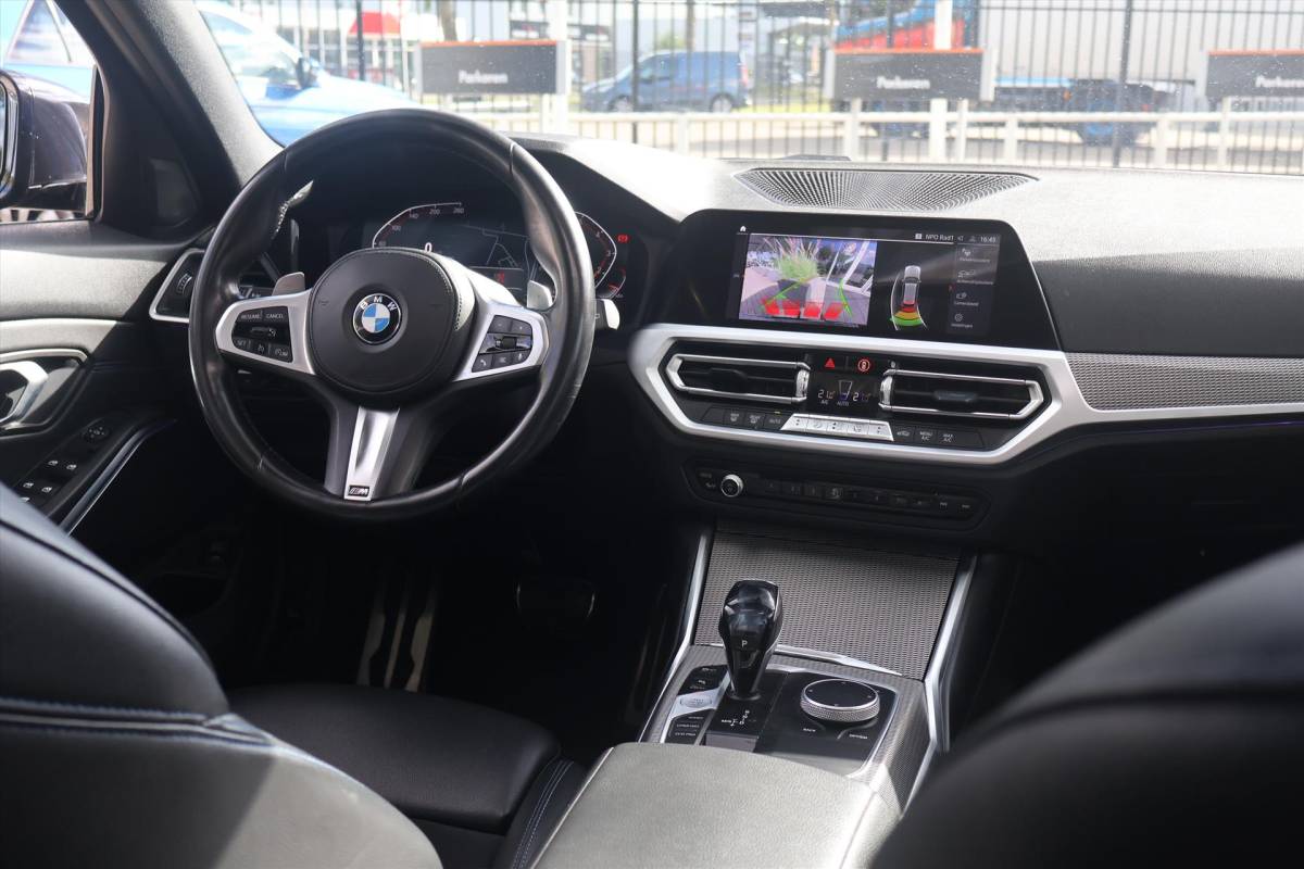BMW 3 Serie BMW 3-Serie Touring (g21) 330i M-Sport 258pk | Camera | Trekhaak | LED | Pano | Climate | Cruise | Carplay | Sfeer |
