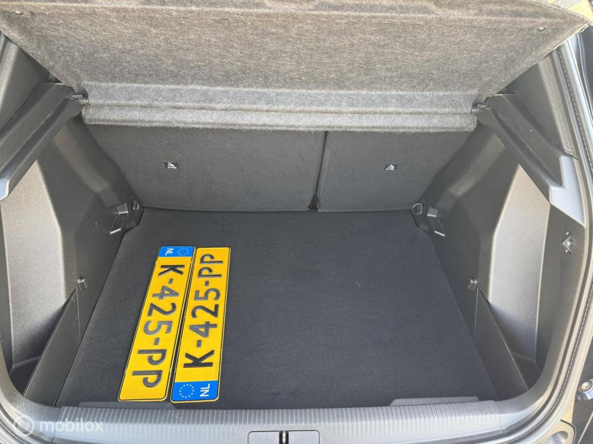 Peugeot 2008 Peugeot 2008 1.2 PureTech Blue Lease Active Full-Led CarPlay