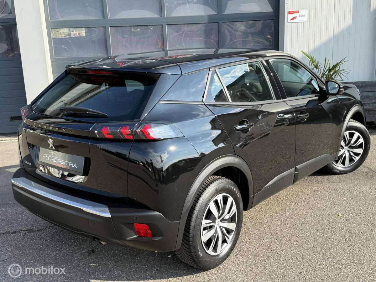 Peugeot 2008 Peugeot 2008 1.2 PureTech Blue Lease Active Full-Led CarPlay