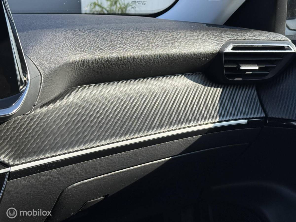 Peugeot 2008 Peugeot 2008 1.2 PureTech Blue Lease Active Full-Led CarPlay