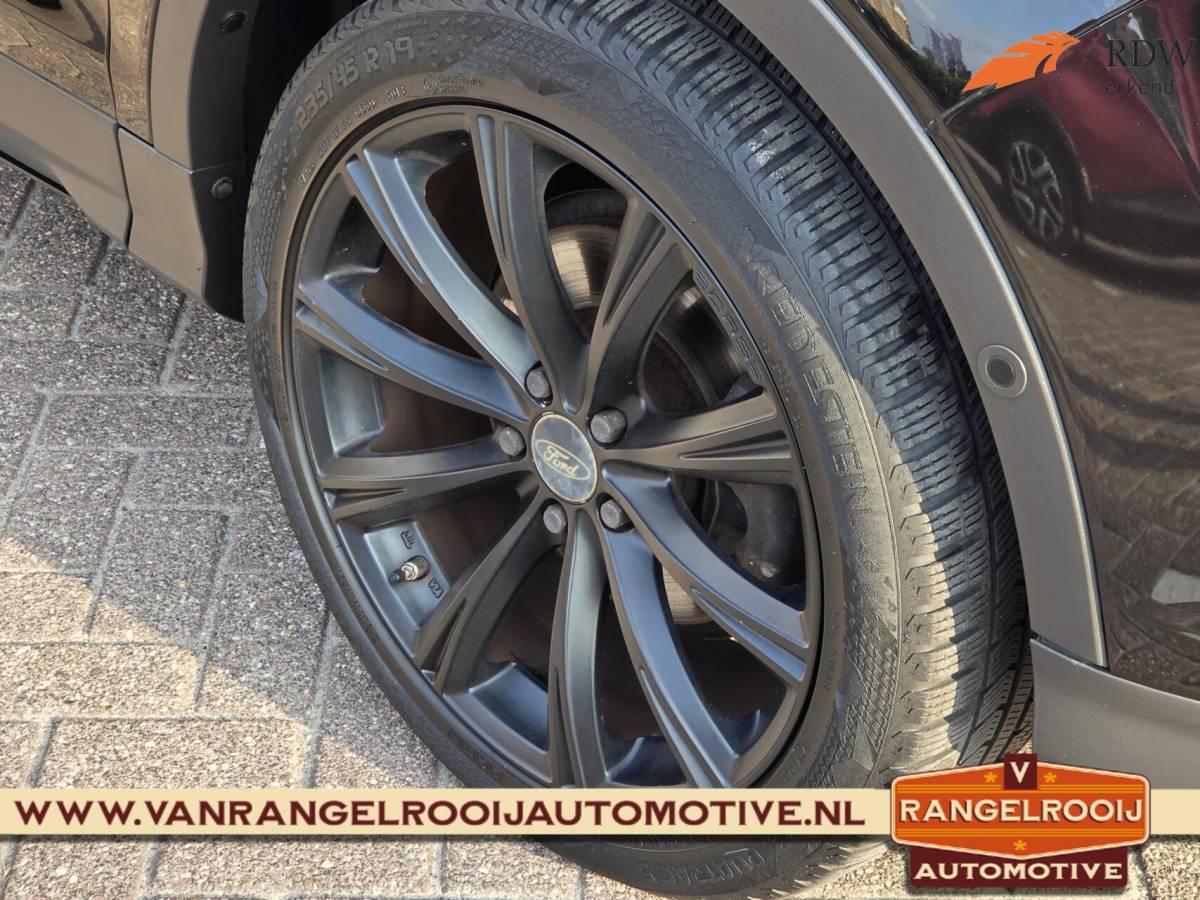 Ford Kuga Ford Kuga 1.5 Titanium, trekh., xenon, stoelverw., clima, cruise, 19″ lmv
