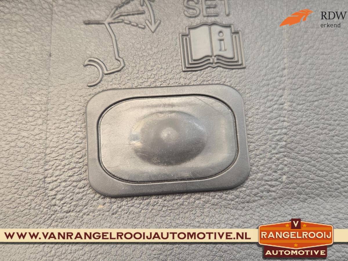 Ford Kuga Ford Kuga 1.5 Titanium, trekh., xenon, stoelverw., clima, cruise, 19″ lmv