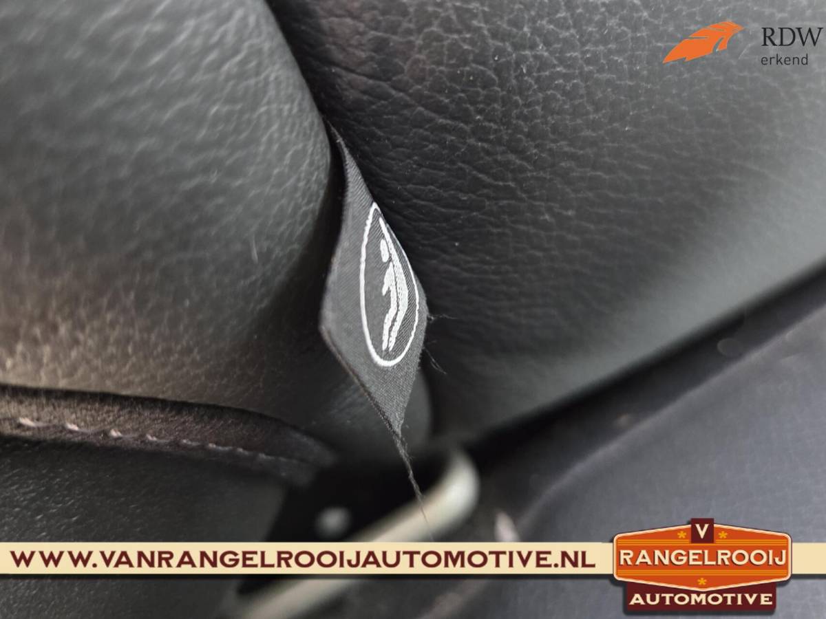 Ford Kuga Ford Kuga 1.5 Titanium, trekh., xenon, stoelverw., clima, cruise, 19″ lmv