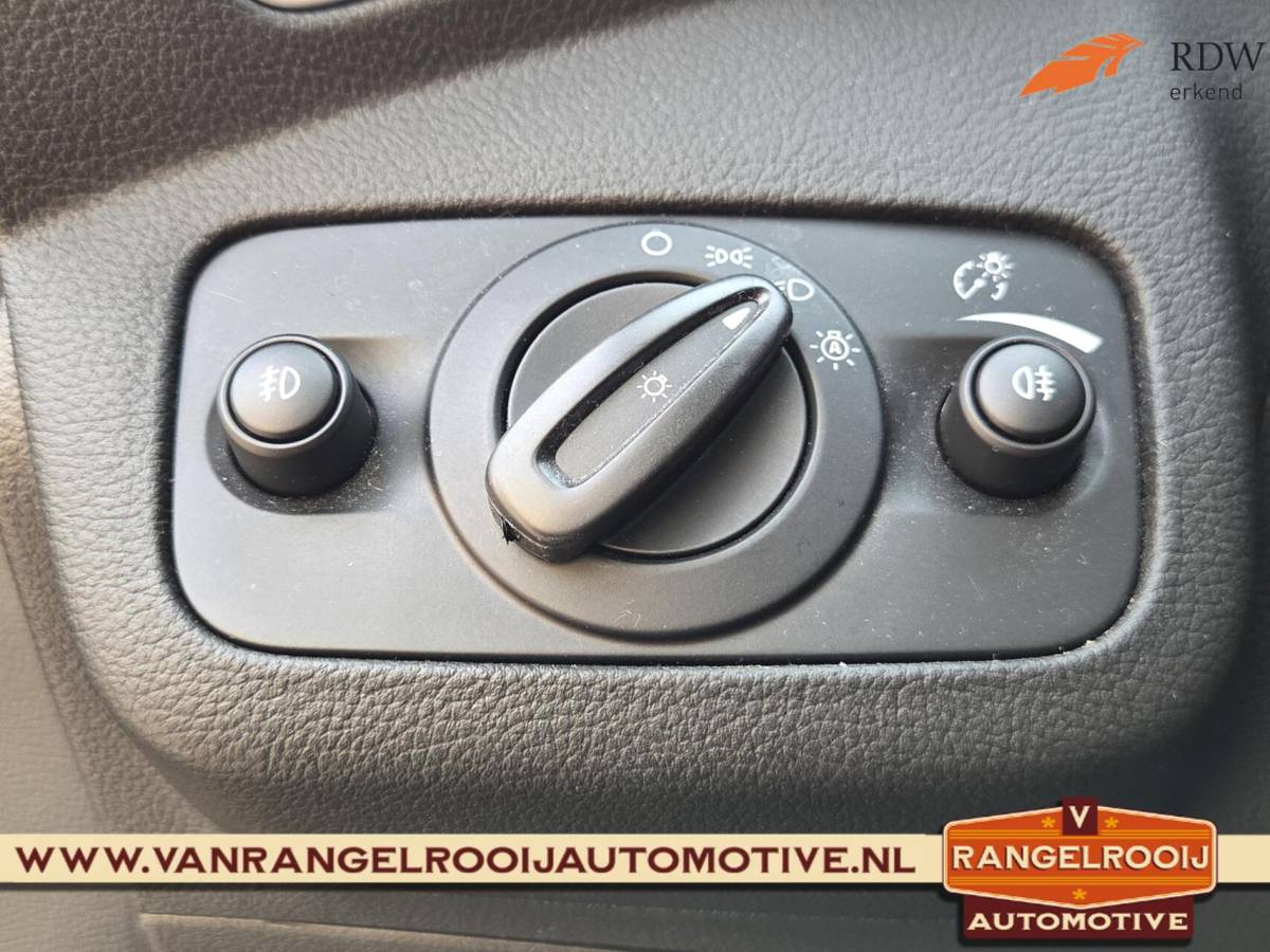 Ford Kuga Ford Kuga 1.5 Titanium, trekh., xenon, stoelverw., clima, cruise, 19″ lmv