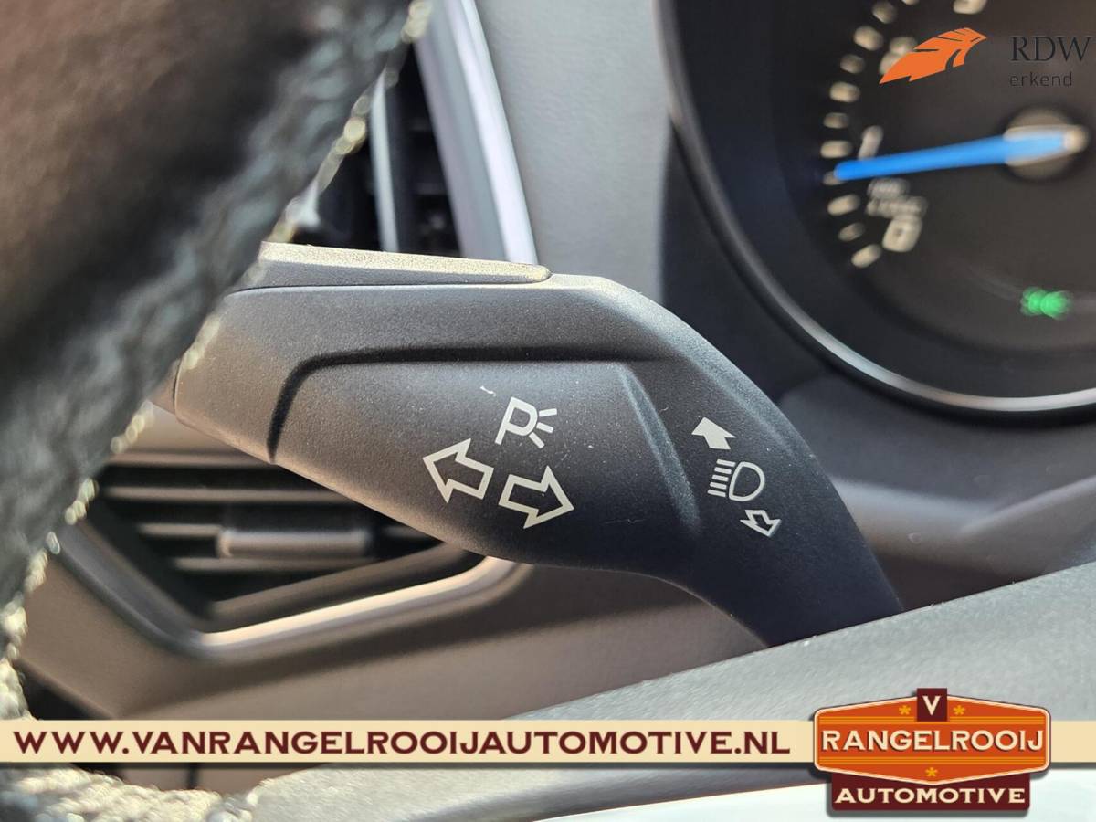 Ford Kuga Ford Kuga 1.5 Titanium, trekh., xenon, stoelverw., clima, cruise, 19″ lmv